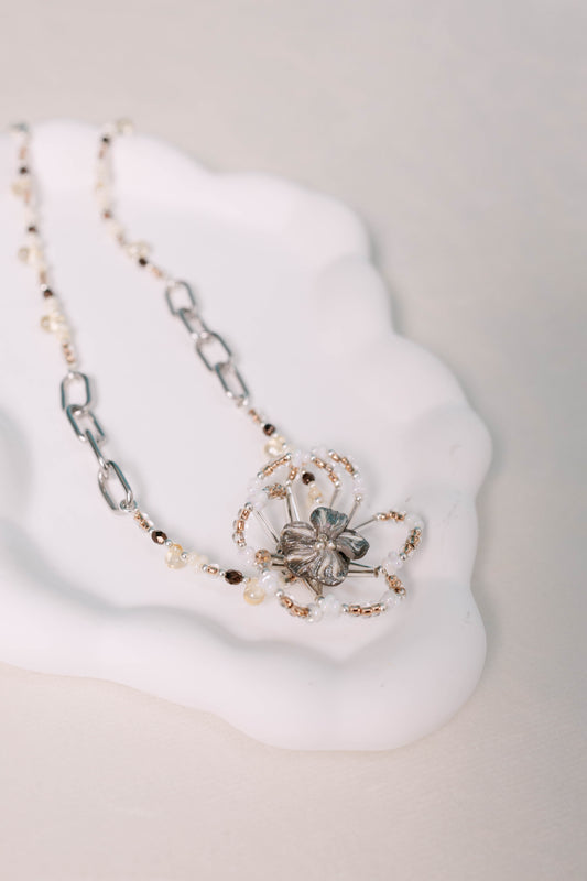 Flower-in-Flower Necklace (Brown)